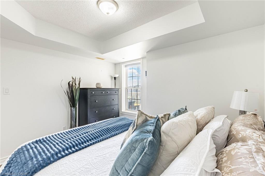 406-1480 Bishops Gate Property Photo 24