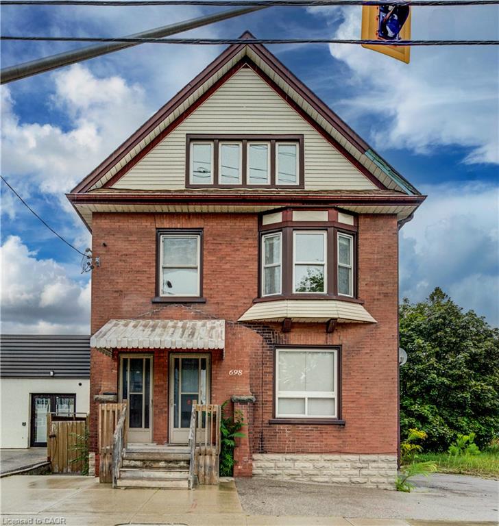 698 King Street W Property Photo 2