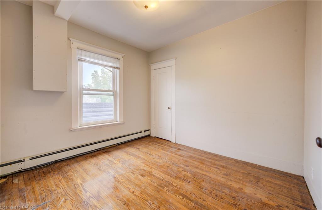 698 King Street W Property Photo 20