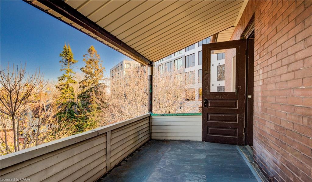 698 King Street W Property Photo 31