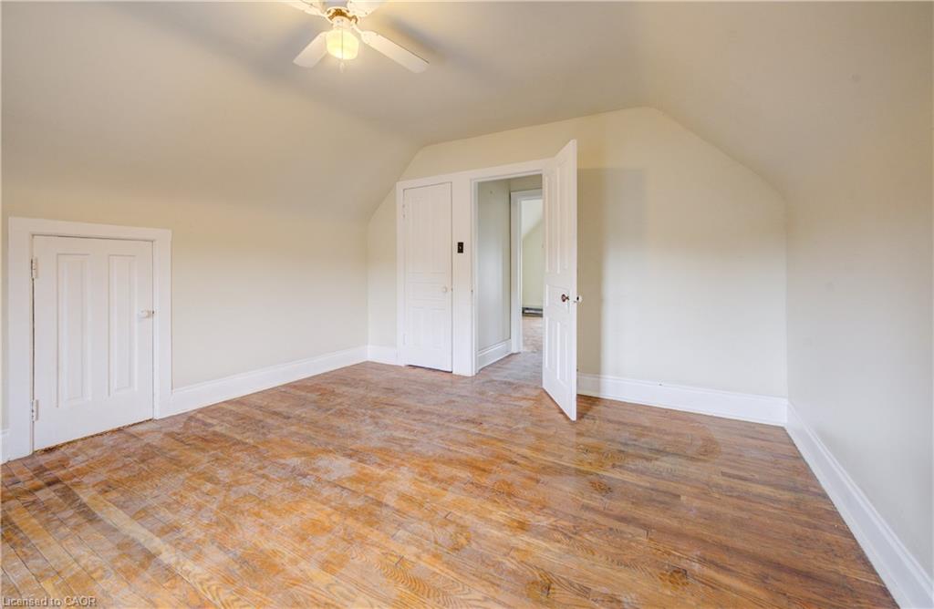 698 King Street W Property Photo 35
