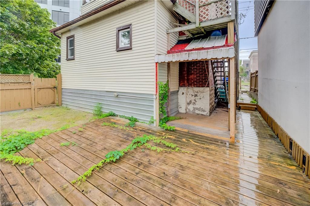 698 King Street W Property Photo 38