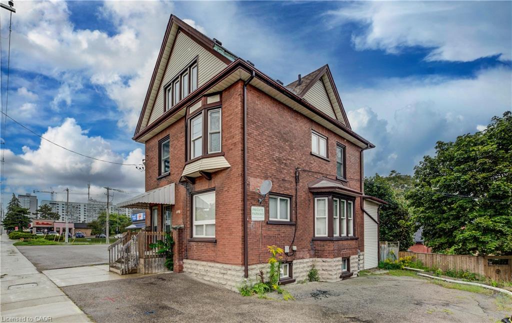 698 King Street W Property Photo 41