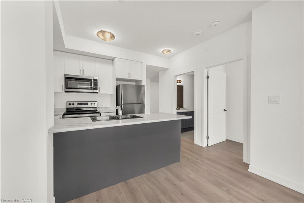 809-460 Dundas Street E Property Photo 8