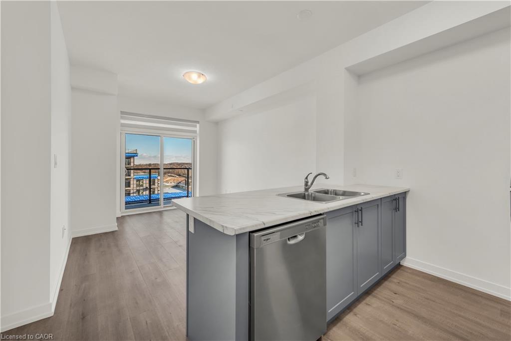 809-460 Dundas Street E Property Photo 10