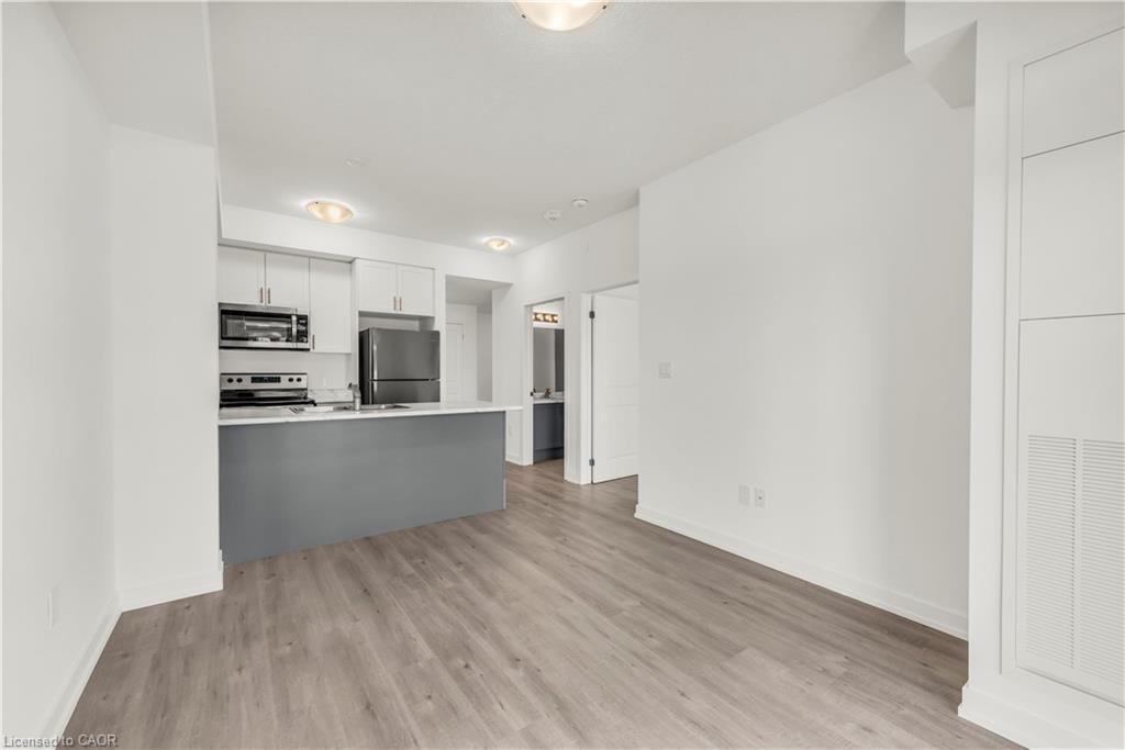 809-460 Dundas Street E Property Photo 12