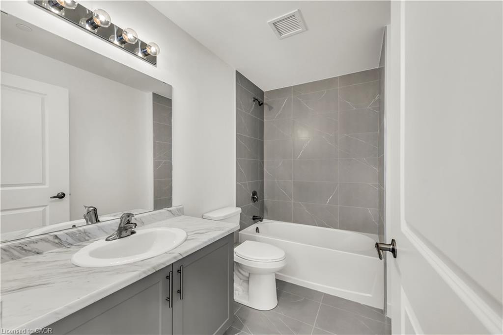 809-460 Dundas Street E Property Photo 18