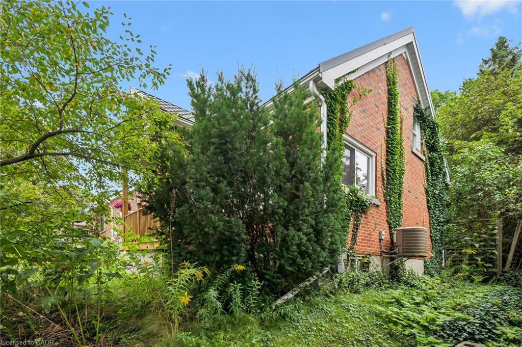 194 Grove Street Property Photo 3
