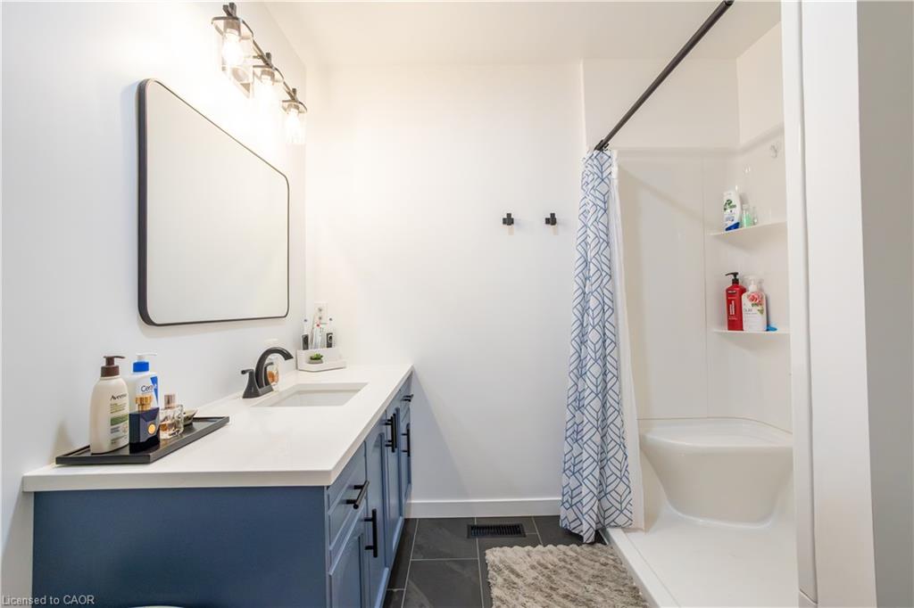 536 St Andrew Street Property Photo 13