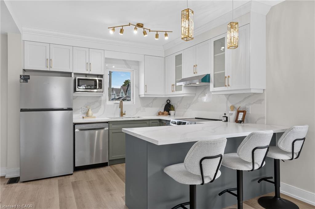 174 London Street N Property Photo 14