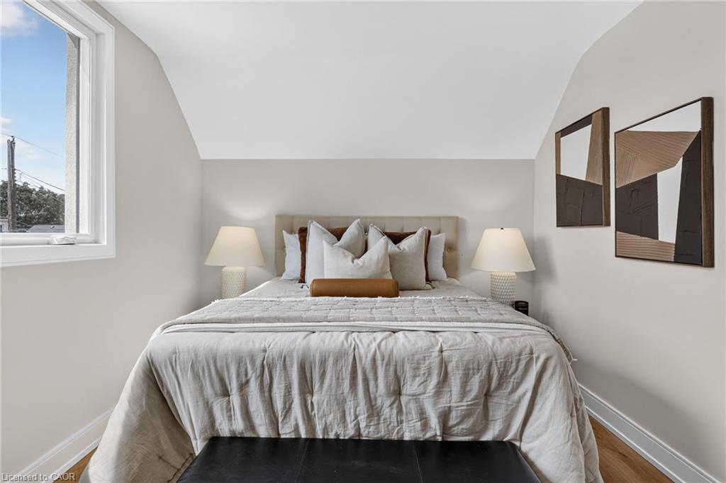 174 London Street N Property Photo 33
