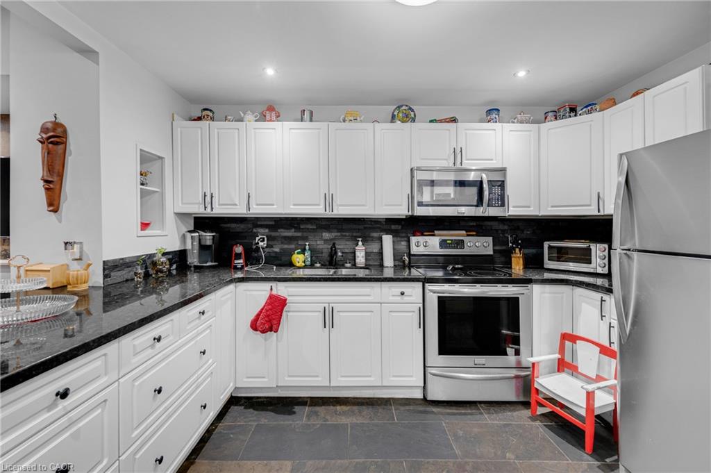 466 Cannon Street E Property Photo 13