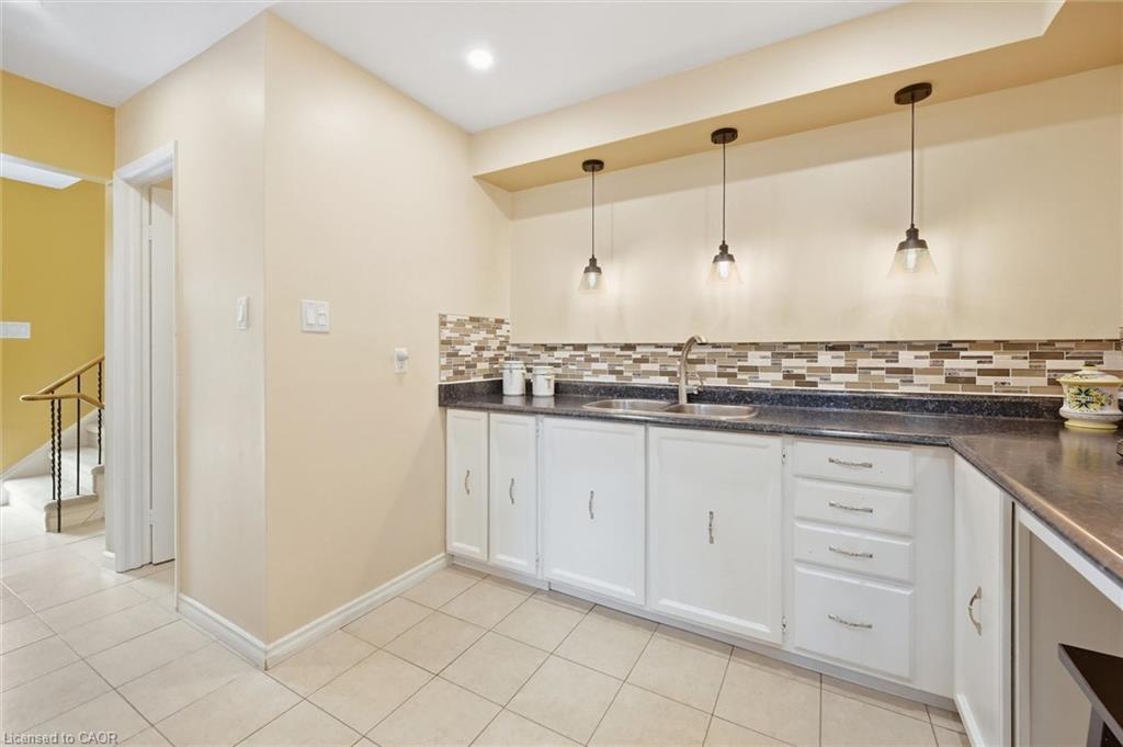 7-1576 Kerns Road Property Photo 12
