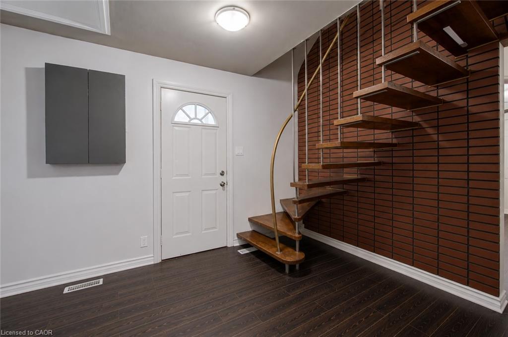 119 Walker Street Property Photo 4