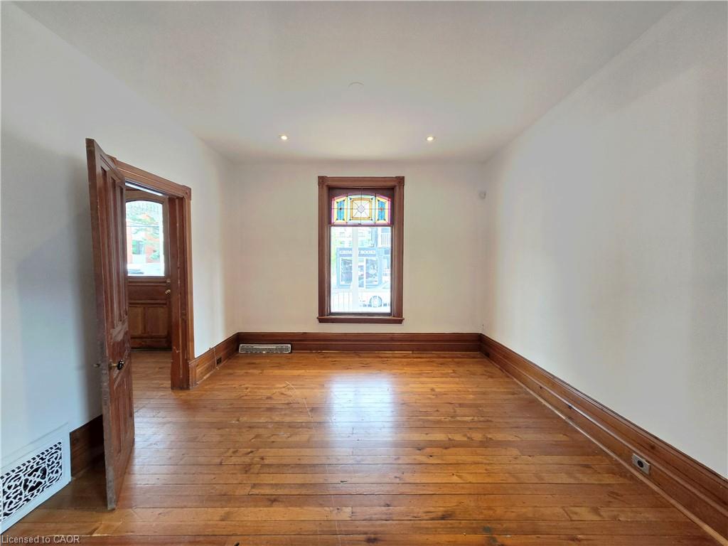7 Ontario Street Property Photo 4