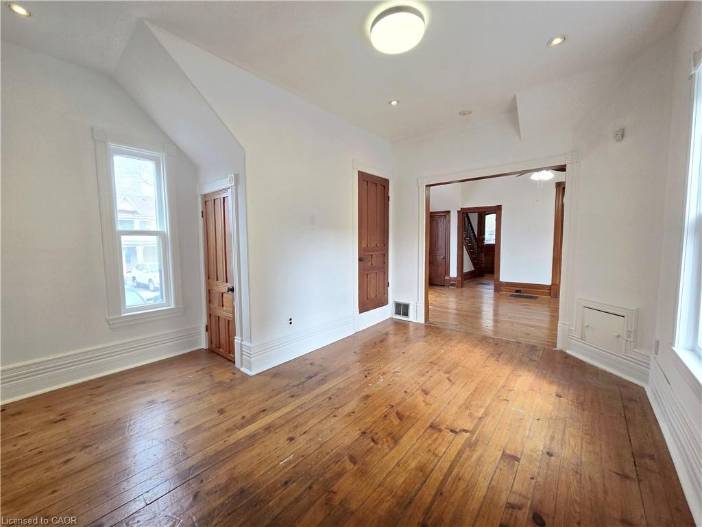 7 Ontario Street Property Photo 9