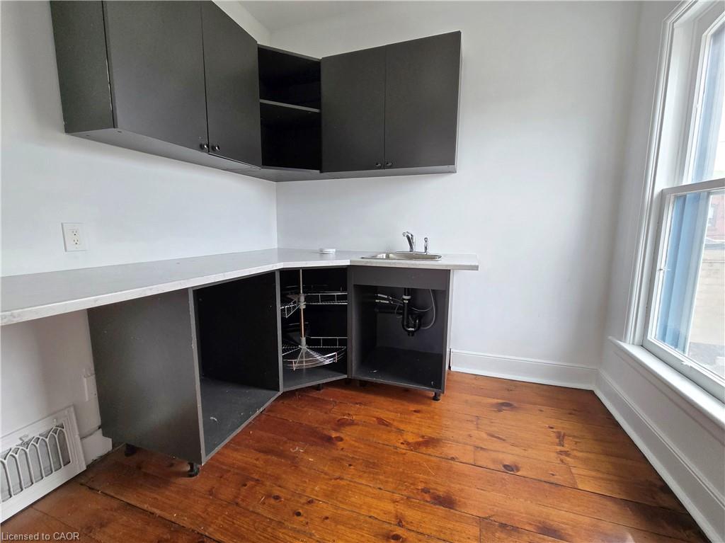 7 Ontario Street Property Photo 16
