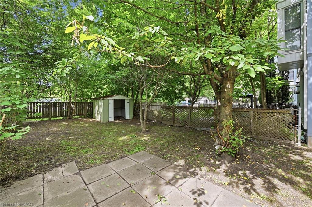 B52-25 Britten Close Property Photo 28