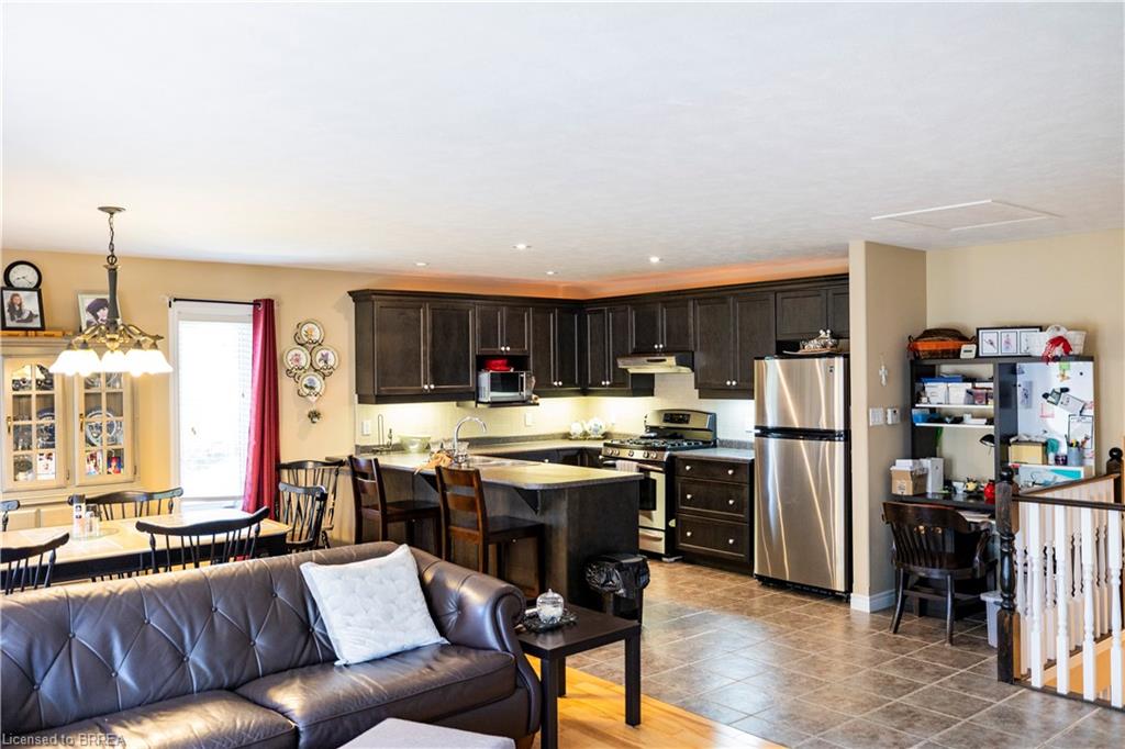 100 Mechanic Street W Property Photo 11