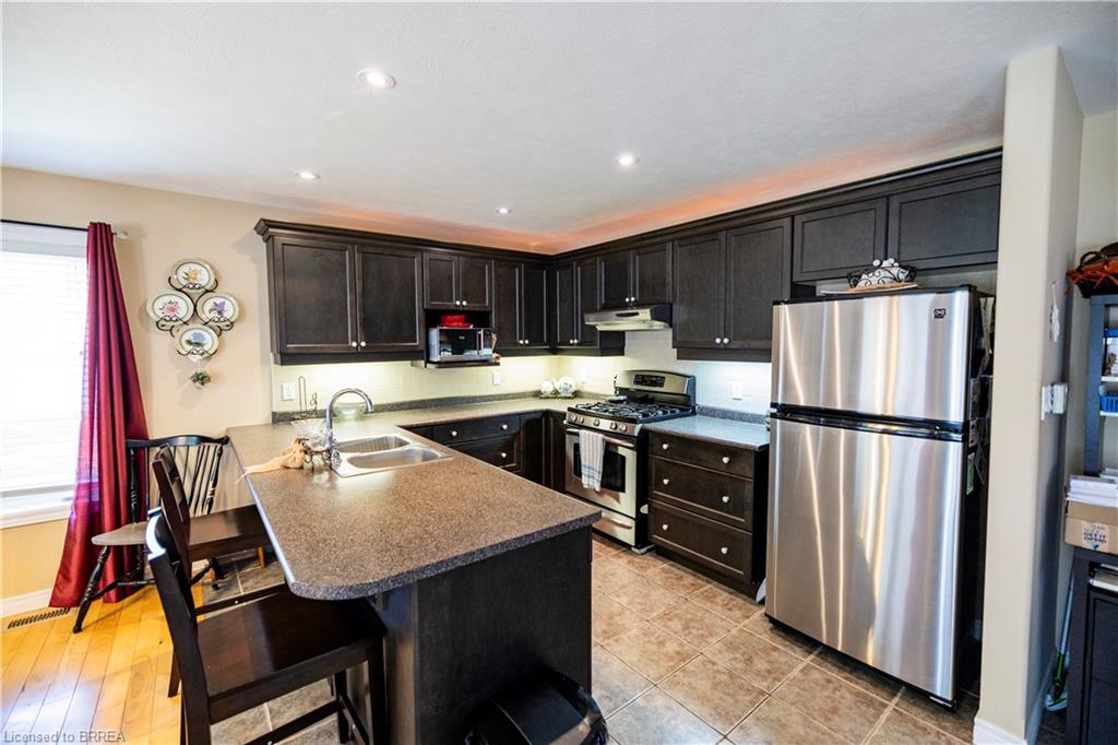 100 Mechanic Street W Property Photo 14