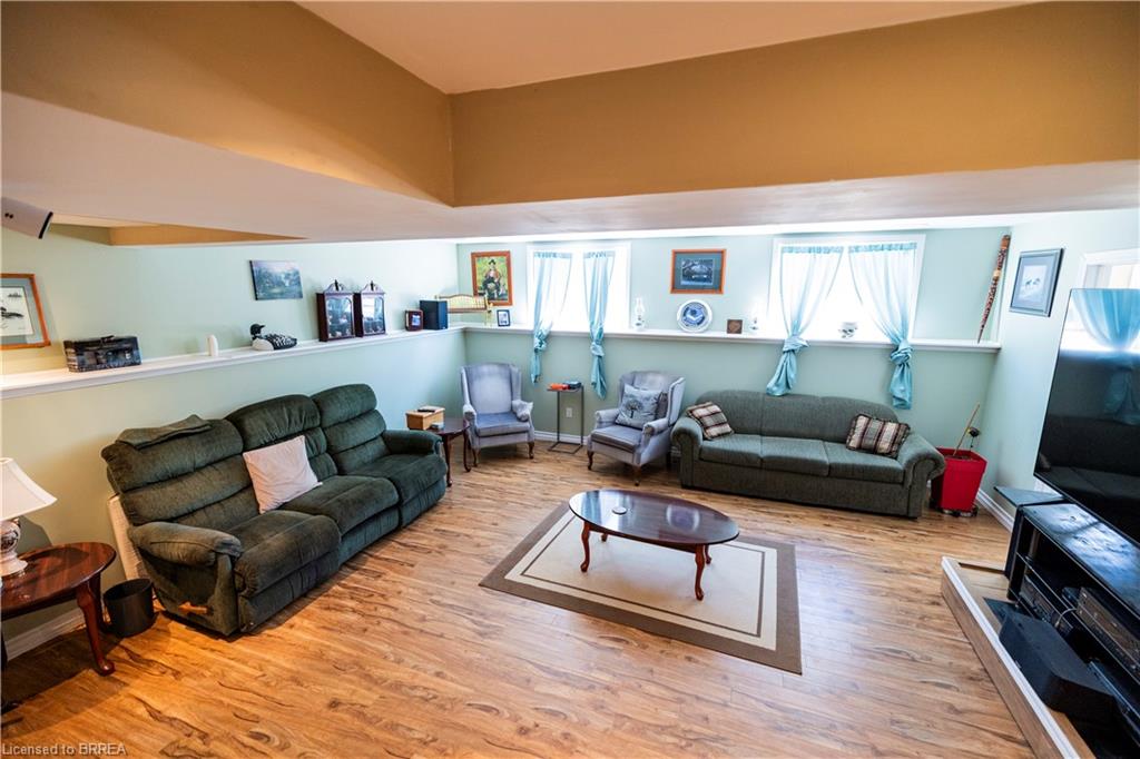 100 Mechanic Street W Property Photo 19