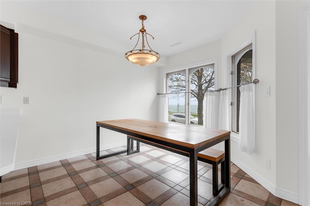 1389 Lakeshore Road Property Photo 8