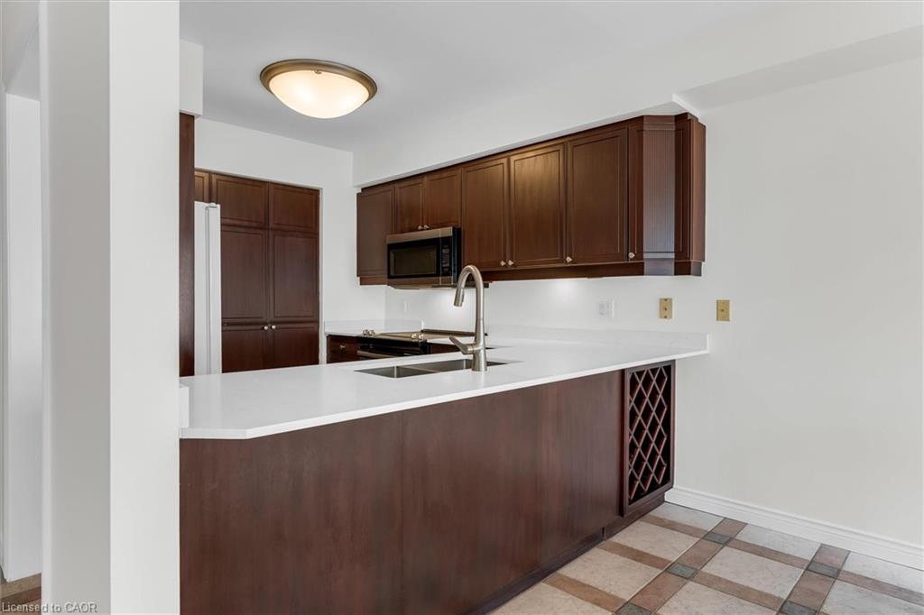 1389 Lakeshore Road Property Photo 10