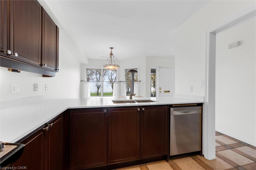 1389 Lakeshore Road Property Photo 13