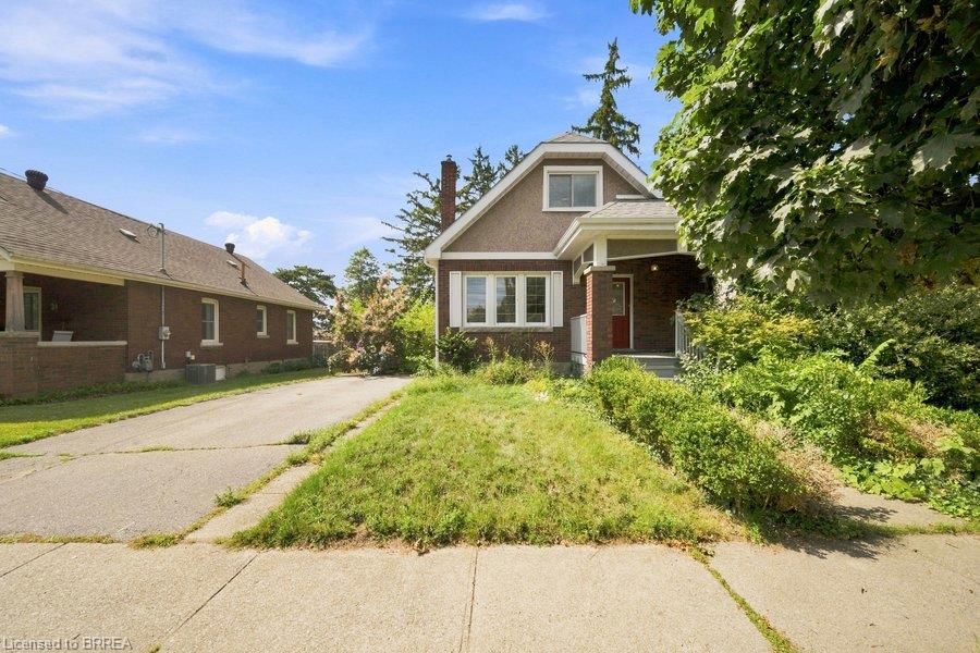 26 Abigail Avenue Property Photo 4