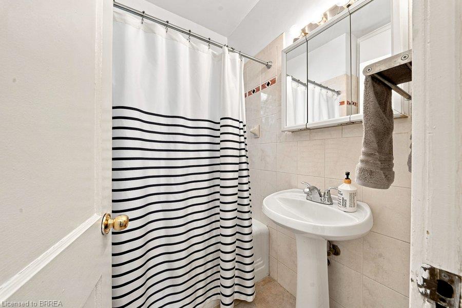 26 Abigail Avenue Property Photo 17
