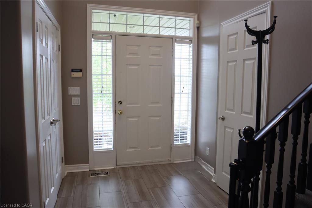 349 Winterberry Boulevard Property Photo 7