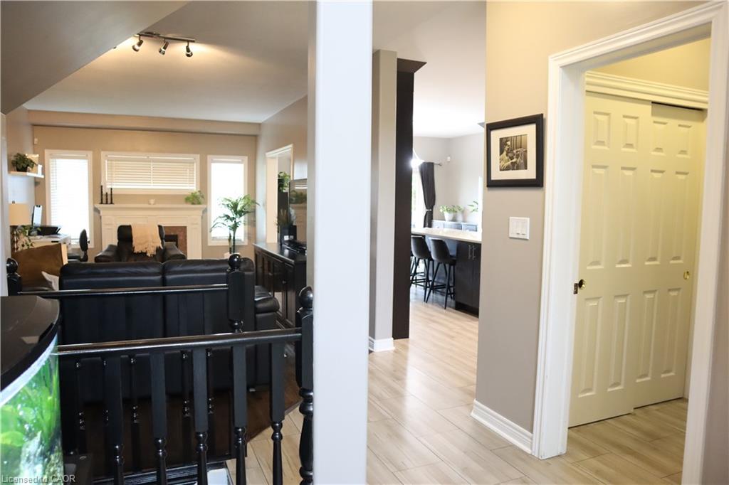 349 Winterberry Boulevard Property Photo 11