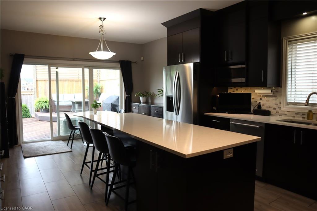 349 Winterberry Boulevard Property Photo 12