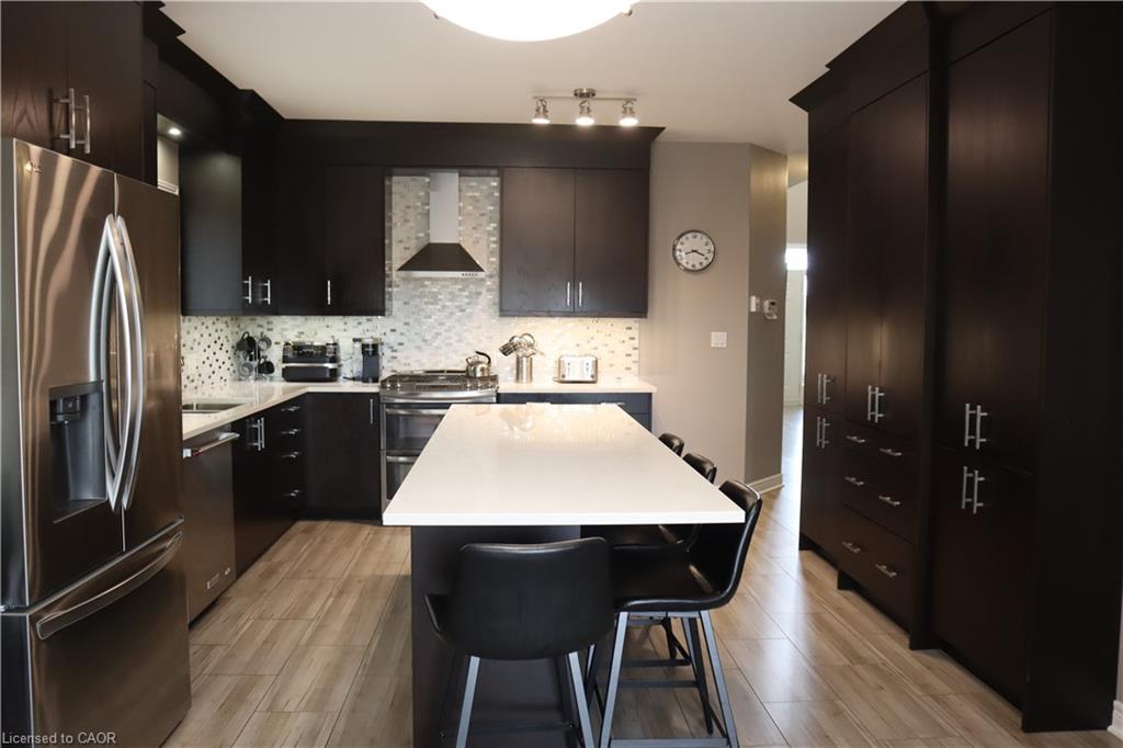 349 Winterberry Boulevard Property Photo 13