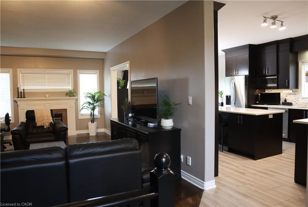 349 Winterberry Boulevard Property Photo 22