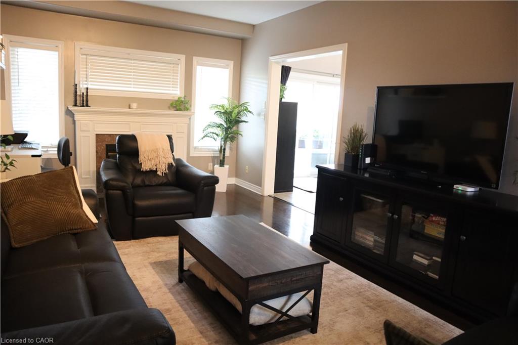349 Winterberry Boulevard Property Photo 25