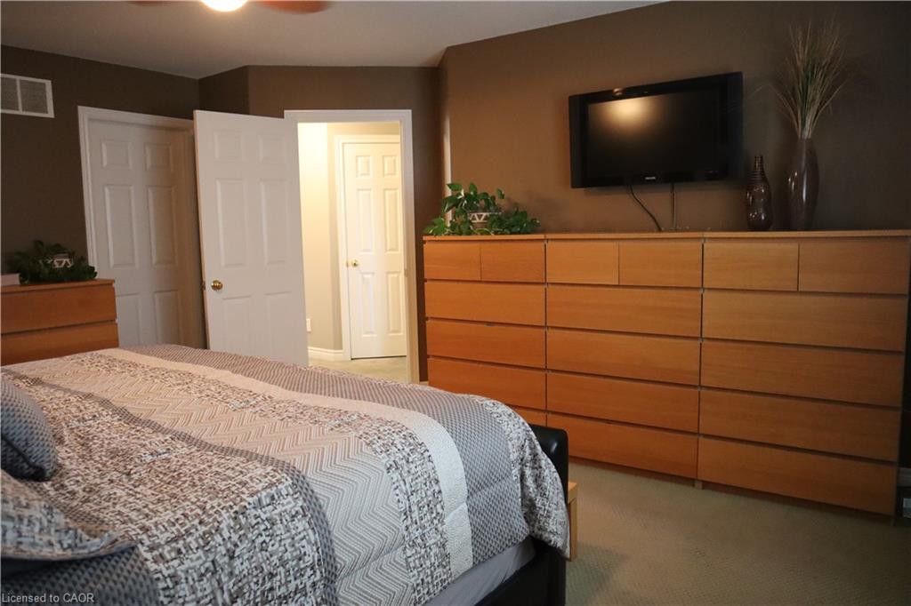349 Winterberry Boulevard Property Photo 28