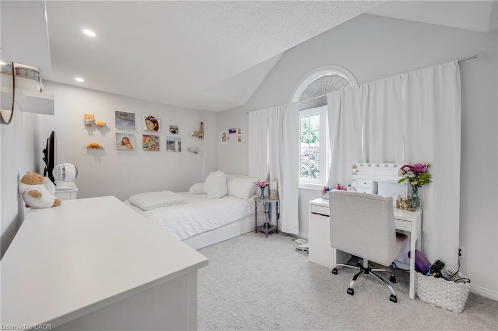 24 Segwun Road Property Photo 18