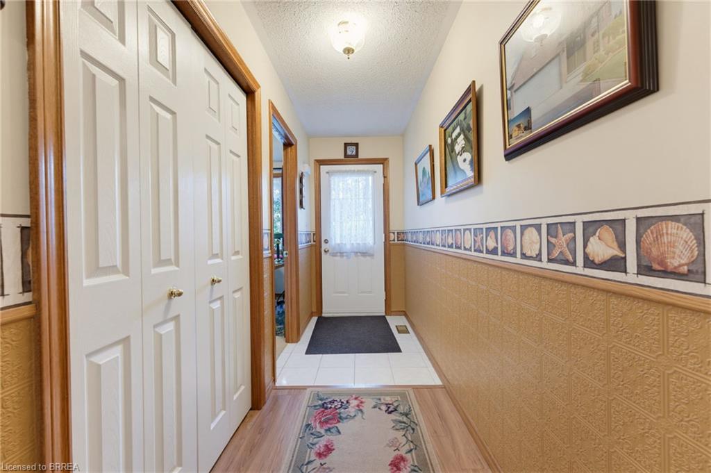 2-1 Buchanan Crescent Property Photo 6