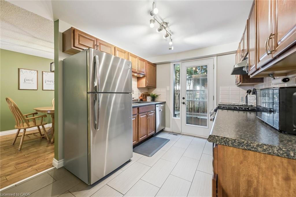 460 Parkview Crescent Property Photo 9