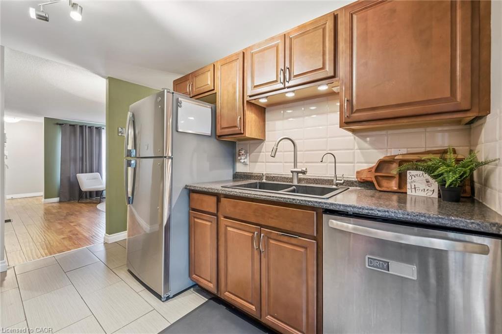 460 Parkview Crescent Property Photo 11