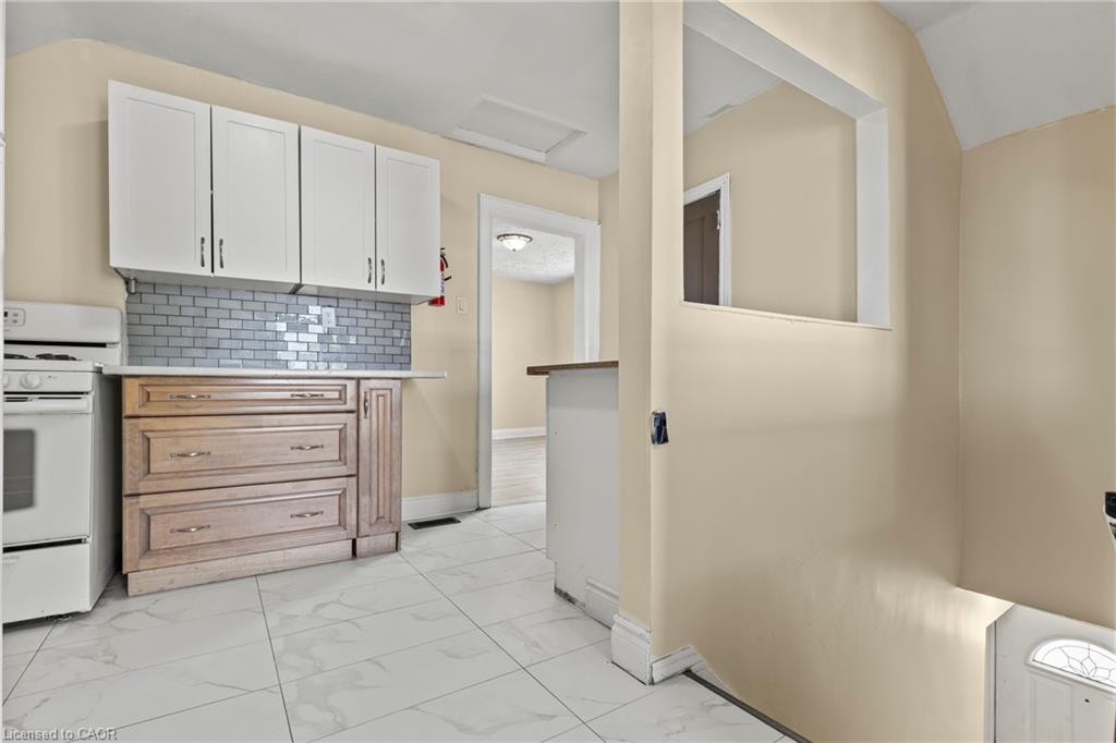 1 West Street N Property Photo 3