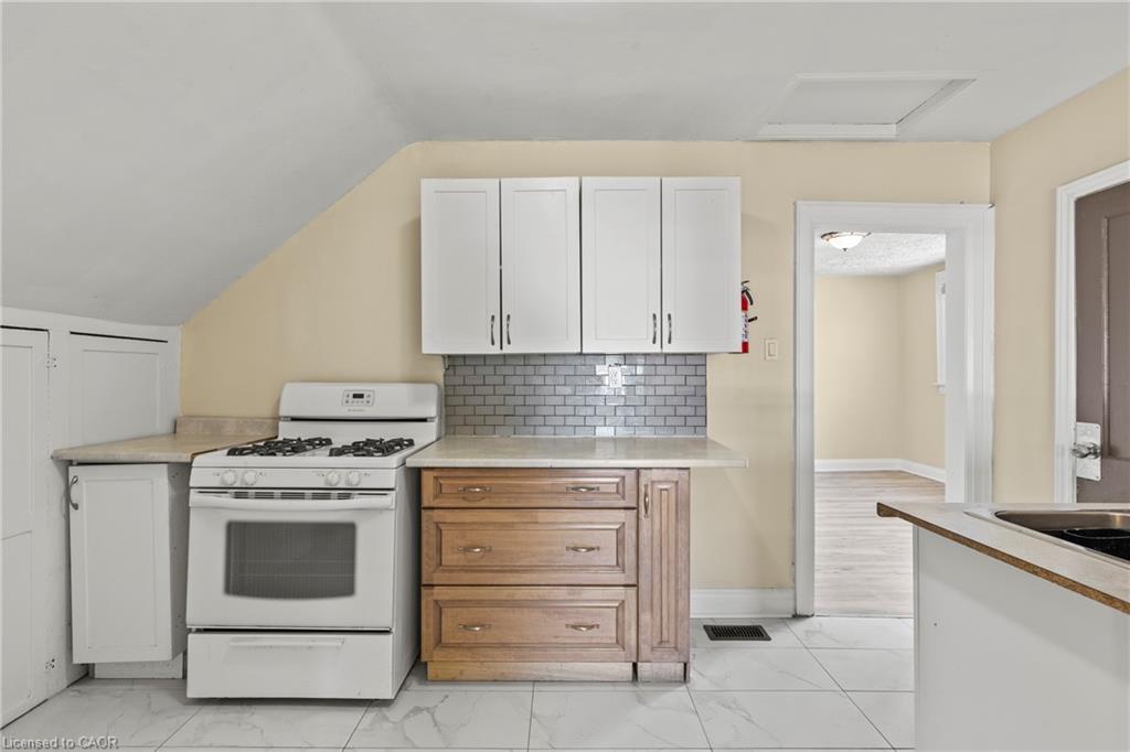 1 West Street N Property Photo 6