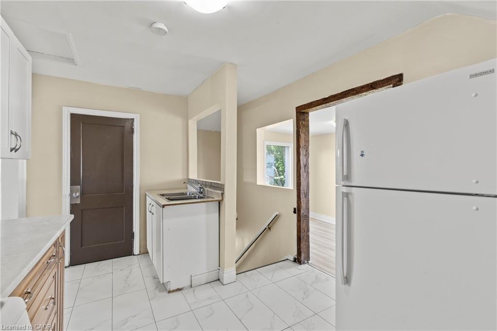 1 West Street N Property Photo 7