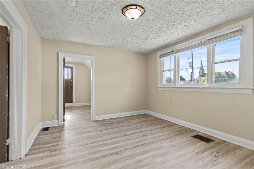 1 West Street N Property Photo 11