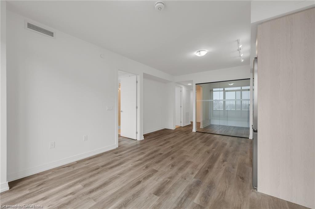 526-1 Jarvis Street Property Photo 7