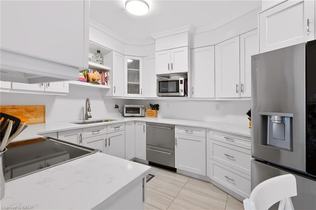 1901-5250 Lakeshore Road Property Photo 16