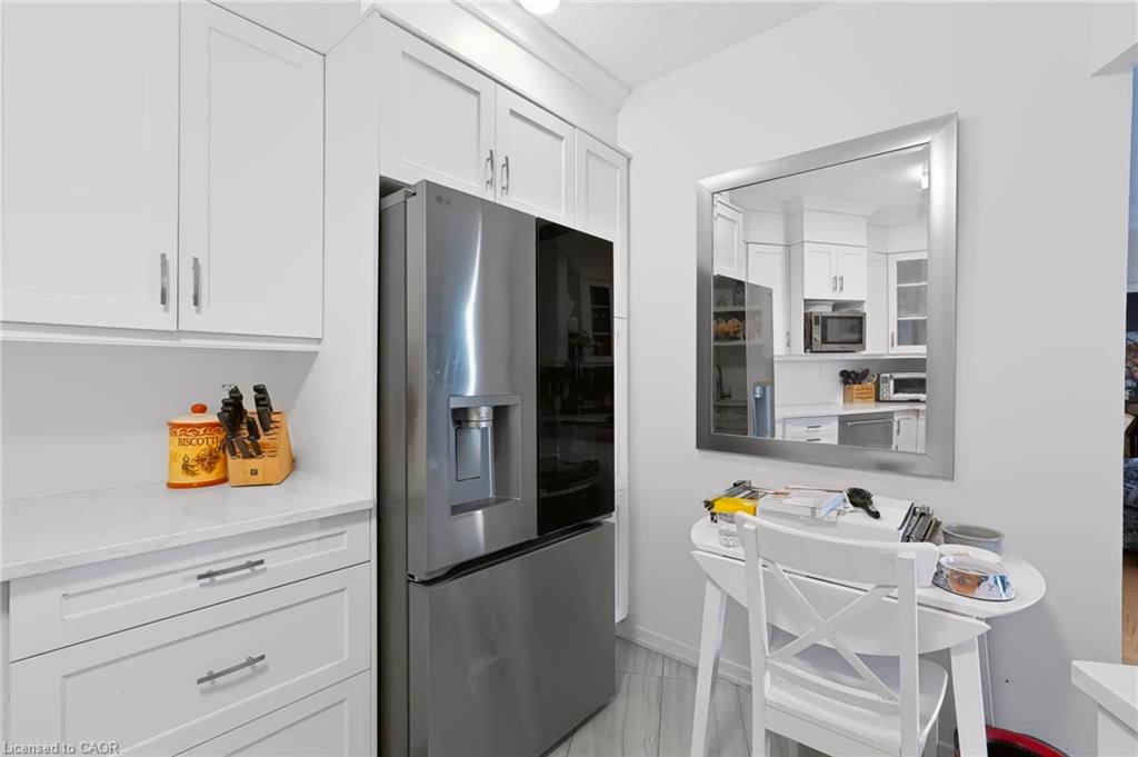 1901-5250 Lakeshore Road Property Photo 17
