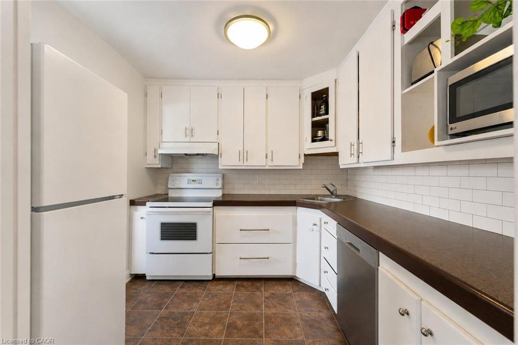 1-899 Stone Church Road E Property Photo 7