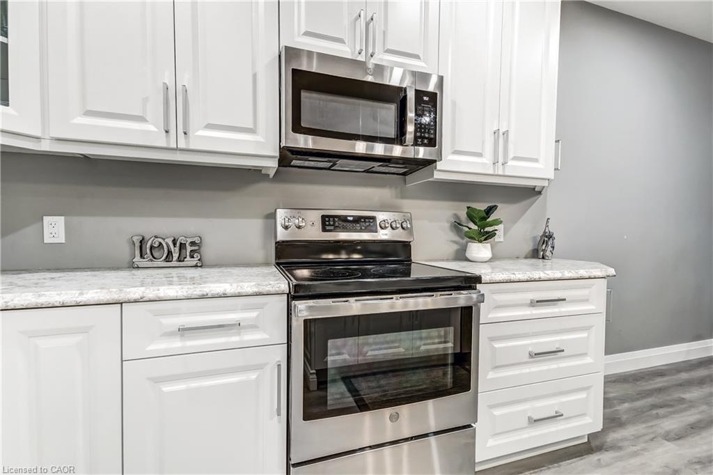 1053 Bay Street Property Photo 7